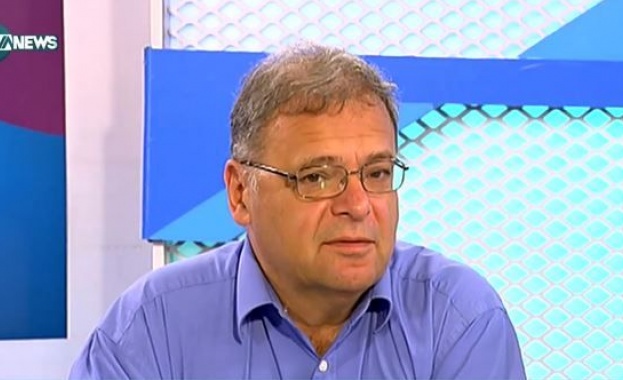 Юлиян Попов: Държавно финансово стимулиране за електромобили не е актуална мярка Юлиян Попов: Държавно финансово стимулиране за електромобили не е актуална мярка