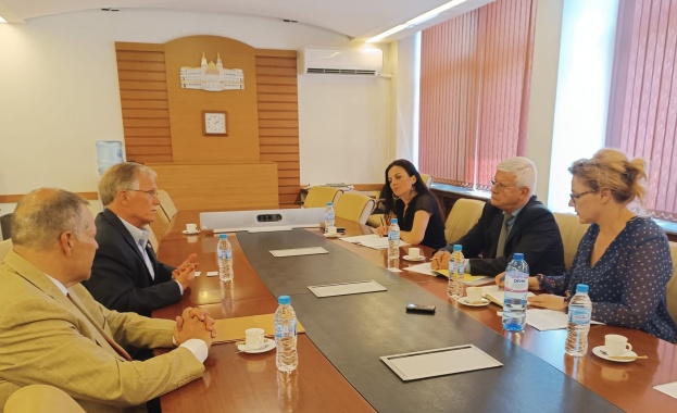 Министърът на земеделието и храните Кирил Вътев обсъди възможностите за