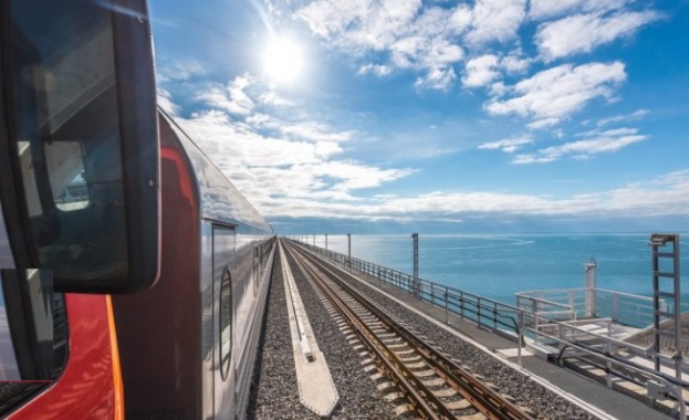 Възобновено е движението на влаковете по Кримския мост