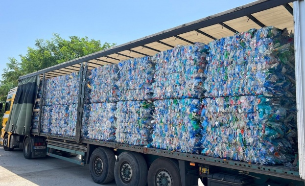 Lidl предаде за рециклиране 16 тона бутилки
