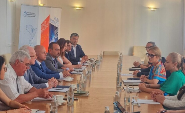 Представители на ръководствата на организациите членове на Асоциацията на организациите на