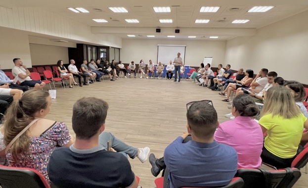 Гуцанов пред млади социалисти: Порочното управление на ГЕРБ трябва да бъде променено