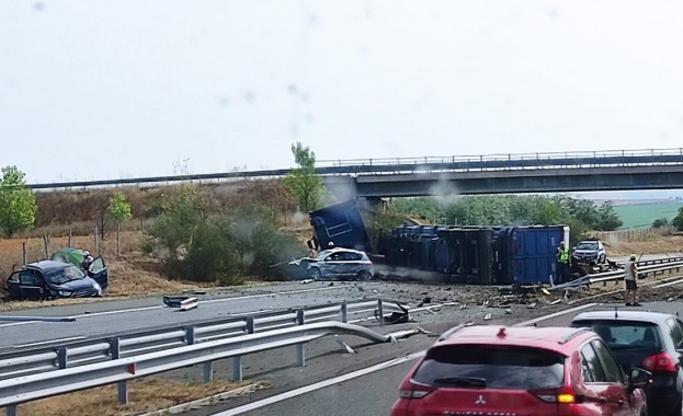 Движението при км 324 на АМ Тракия е ограничено в