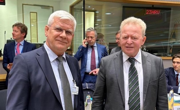 Министърът на земеделието и храните Кирил Вътев вчера представи проблема