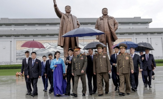 Севернокорейският лидер Ким Чен ун се срещна с руския министър