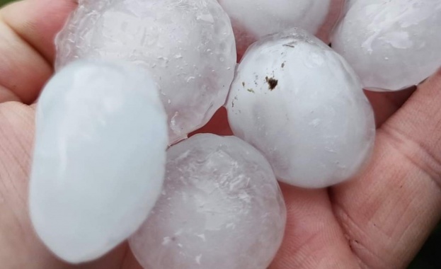 Три села в област Ямбол са пострадали от паднала градушка