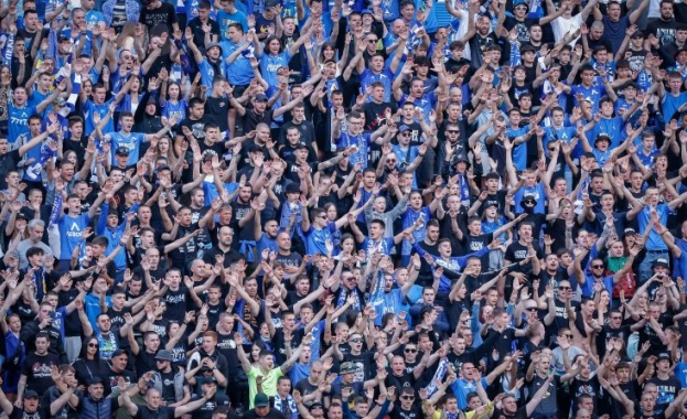 19 футболни фенове от България са арестувани за нарушаване на