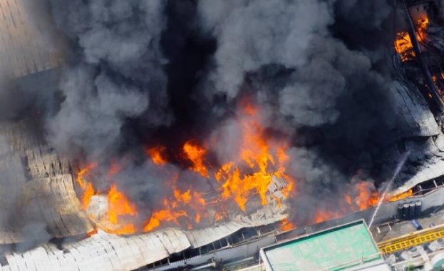 Няколко петролни склада се запалиха след атака с дронове рано