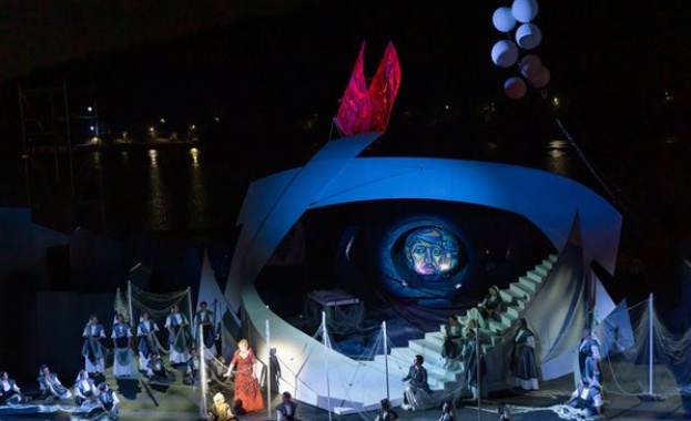 С романтичната опера Летящият холандец тържествено завърши Вагнеровият фестивал на