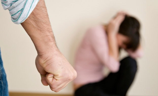 Говори 23 годишната жена която стана жертва на домашно насилие от