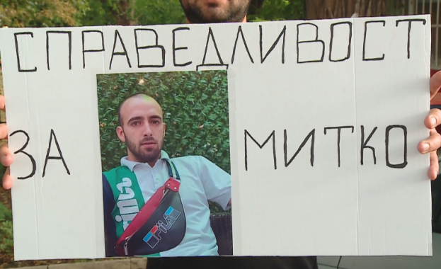 Очаква се днес прокуратурата да поиска постоянен арест на близнаците