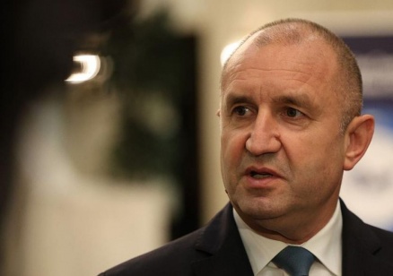 Румен Радев назначи нови заместник-министри в три министерства