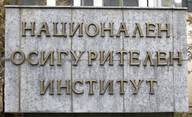 НОИ дава великденските добавки към пенсиите преди празниците НОИ дава великденските добавки към пенсиите преди празниците
