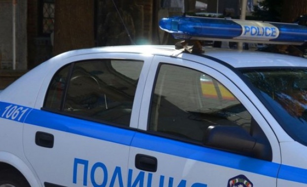 Специализирана полицейска акция се извършва във великотърновското село Водолей съобщи