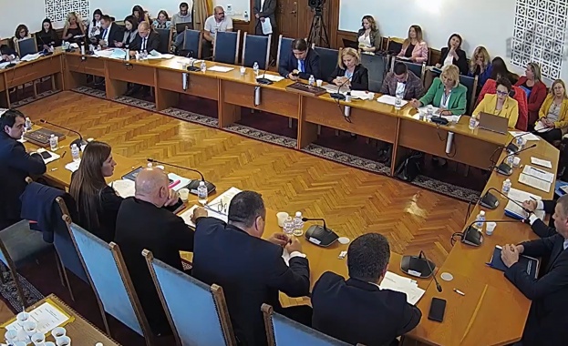 Правната комисия отхвърли ветото на президента за ЗСВ