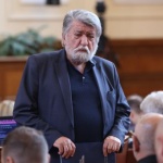 Парламентът прие оставката на Вежди Рашидов