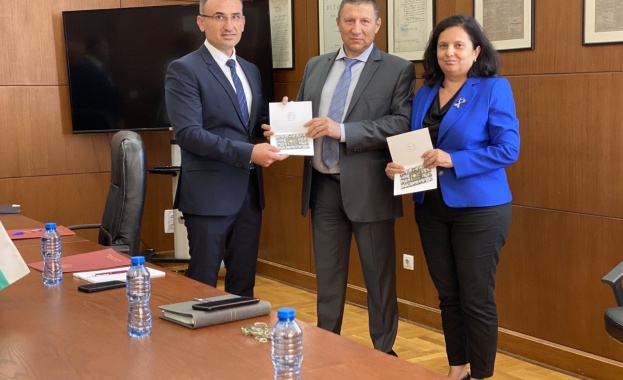 Днес 08 08 2023 г изпълняващият функциите главен прокурор Борислав Сарафов и