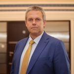 Министър Йоловски: Над 130 000 са одобрените е-протоколи за скъпоструващо домашно лечение