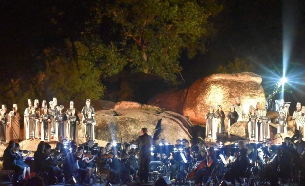 Величествен спектакъл на „Набуко“ под звездния купол на Бегликташ