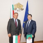 Министър Юлиян Попов проведе среща с посланика на Алжир Месауд Мехила
