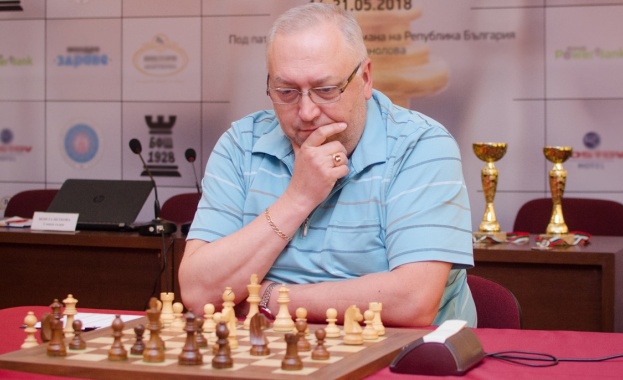 Треньорът на Нургюл Салимова: На фона на останалите финалистки тя е сама