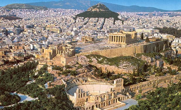 Взривно устройство избухна в центъра на гръцката столица Атина, пред