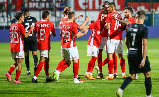 ЦСКА 1948 спечели вчера домакинството си на Етър от шестия