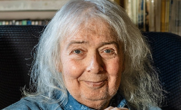 Британският китарист Бърни Марсдън почина на 72 годишна възраст Той е един