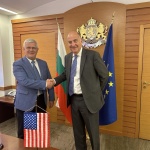 Министър Вътев се срещна с посланика на САЩ Кенет Мертен