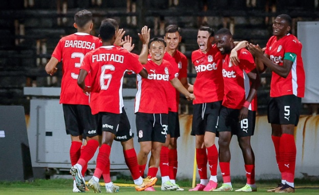 От ФК ЦСКА 1948 обявиха раздяла с цели 27 футболисти