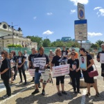 Майки на деца, убити в катастрофа: Виновният шофьор да стои в ареста докато се разреши случая