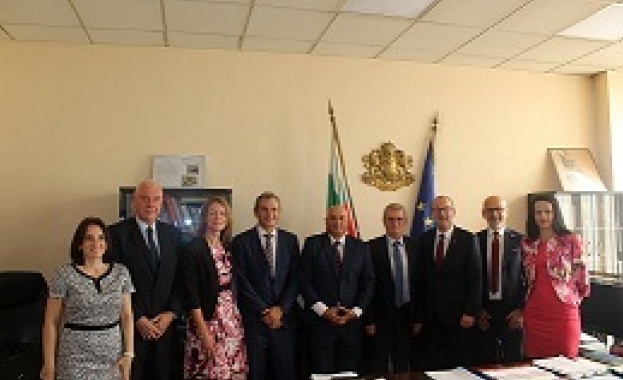 МЗ ще засили сътрудничеството си със СЗО