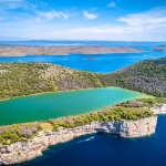 Мир - невероятно чудо на природата, разположено в близка до нас страна