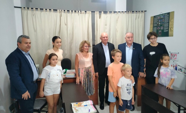 Над 190 студенти и 91 докторанти от Албания с български