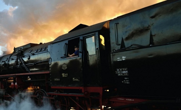 Пътуване във влак с парен локомотив между Горна Оряховица и Трявна за 115 години Независимост на България