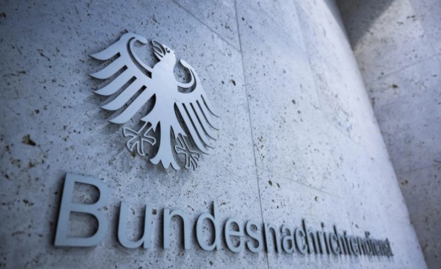 Служител на германската служба за външно разузнаване и негов познат