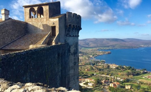 Замъкът Одескалки в Брачано до Рим е един от най красивите