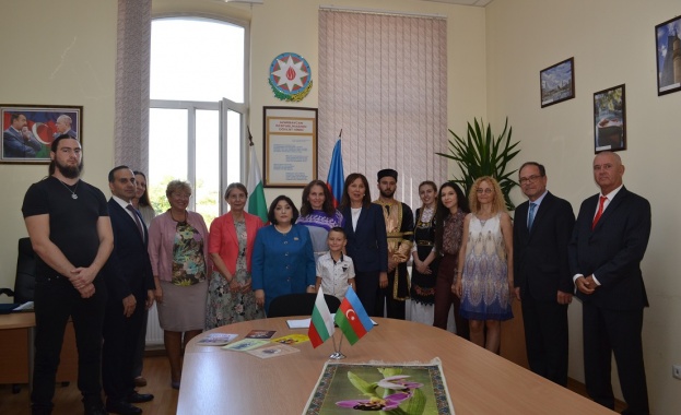 Председателят на парламента на Република Азербайджан посети Центъра за азербайджански език и култура
