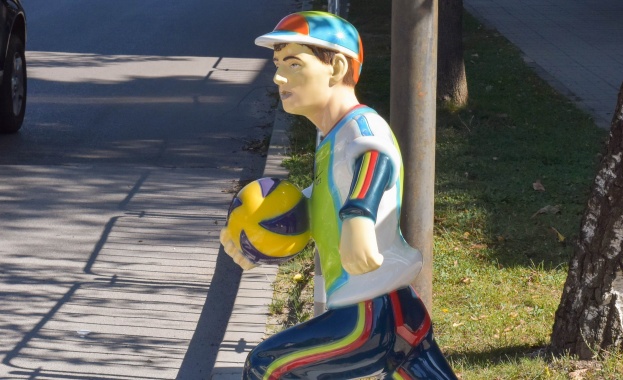 В гр Етрополе бяха поставени на два от най оживените булеварди