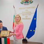 Зарица Динкова: Готови сме да привличаме повече китайски туристи