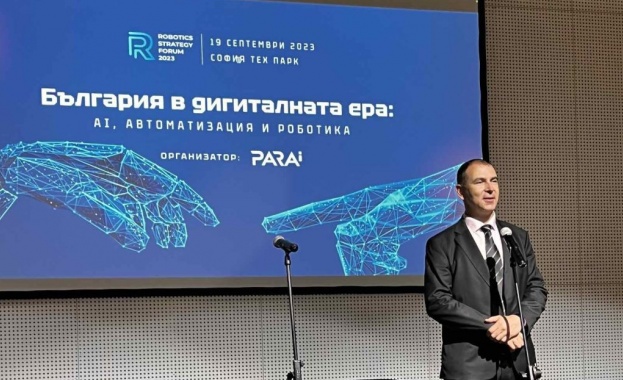 Зам.-министърът на иновациите проф. Ангелов откри изложение за роботи в София