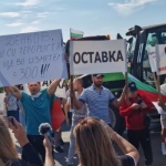 И корабчета ни плуват в окото....