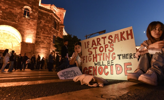 Протести в Ереван след предаването на Нагорни Карабах