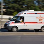 Тежка катастрофа между кола и автобус в Турция, има 22 ранени