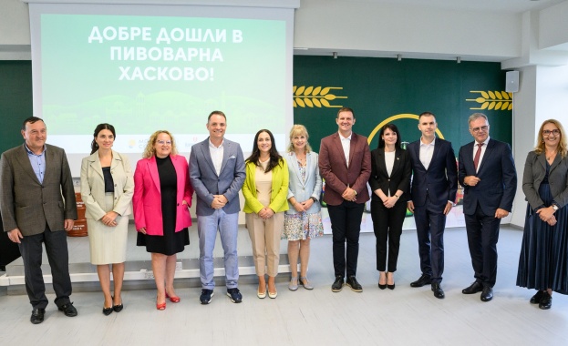 Откриха първия завършен етап от изграждането на фотоволтаичния парк на „Каменица“ АД в Хасково