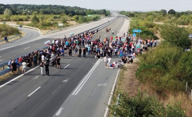 Четвърти ден блокада на магистрала Тракия край Стара Загора Вчера