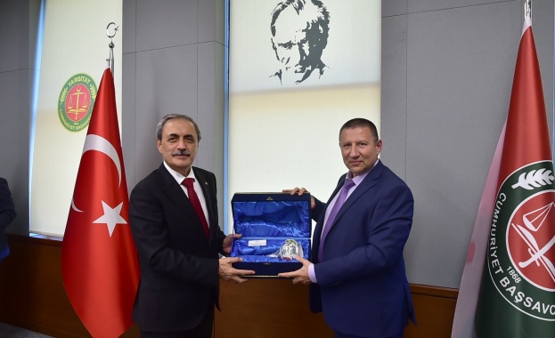 И ф главен прокурор Борислав Сарафов и водената от него делегация