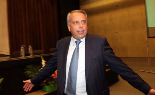 Ексдепутатът се върна от Халкидики, купува гласове в Етрополе