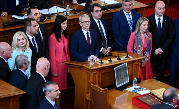 Редовният кабинет, с мандат на Продължаваме промяната - Демократична България