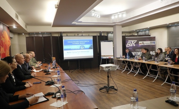 Днес 16 октомври министърът на отбраната Тодор Тагарев и Н